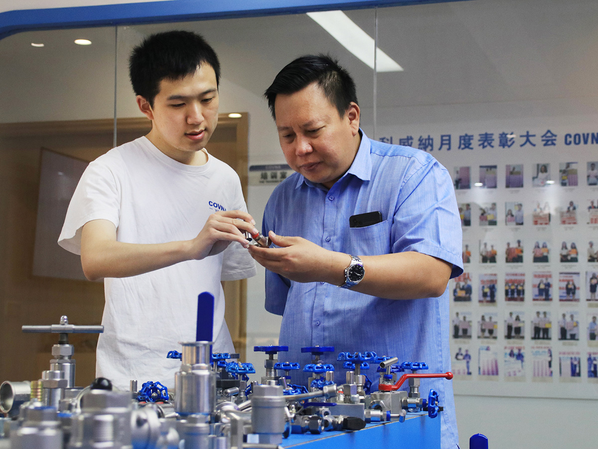 國(guó)外客戶拜訪科威納